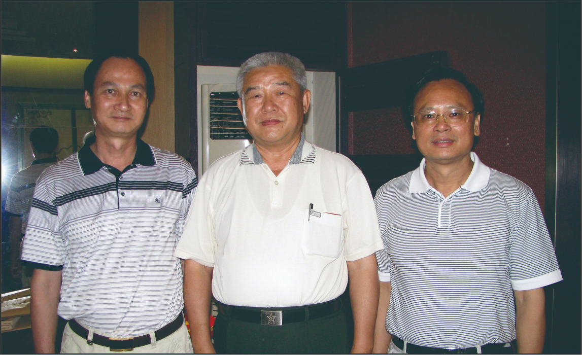 廣西區(qū)發(fā)改委領(lǐng)導(dǎo)陪同中國(guó)人民解放軍總參謀部政治部主任賈雪陽(yáng)軍（照片中）到公司實(shí)地考察，并給予“好安節(jié)電器”高度評(píng)價(jià)